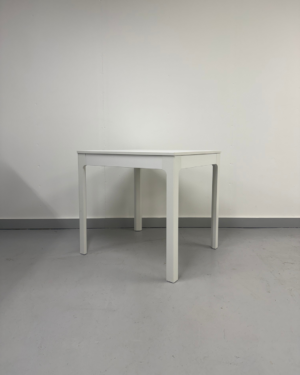 White Extendable Table