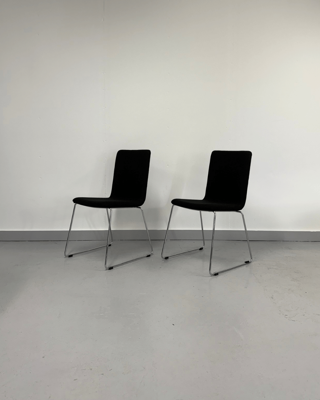 black-chairs